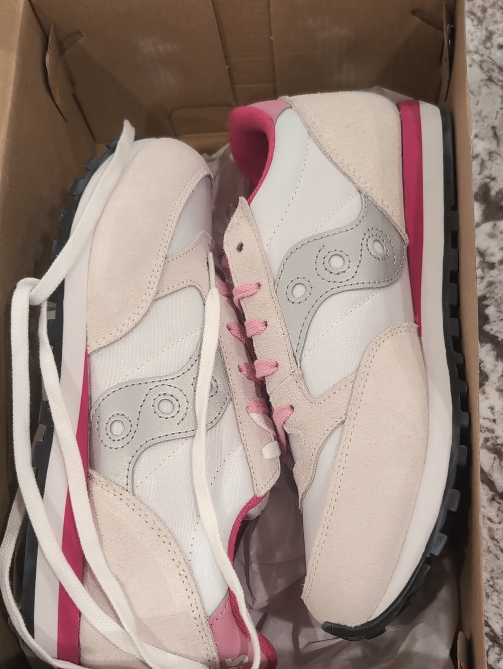 NWT Saucony Jazz Original Girls White  Pink Silver Retro Sneakers
